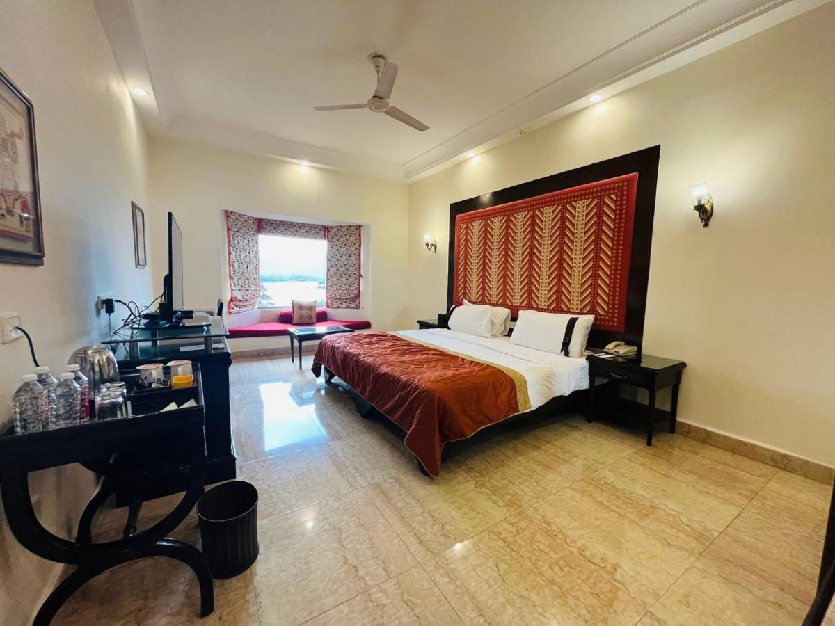 The Lalit Laxmi Vilas Palace Udaipur Exterior photo